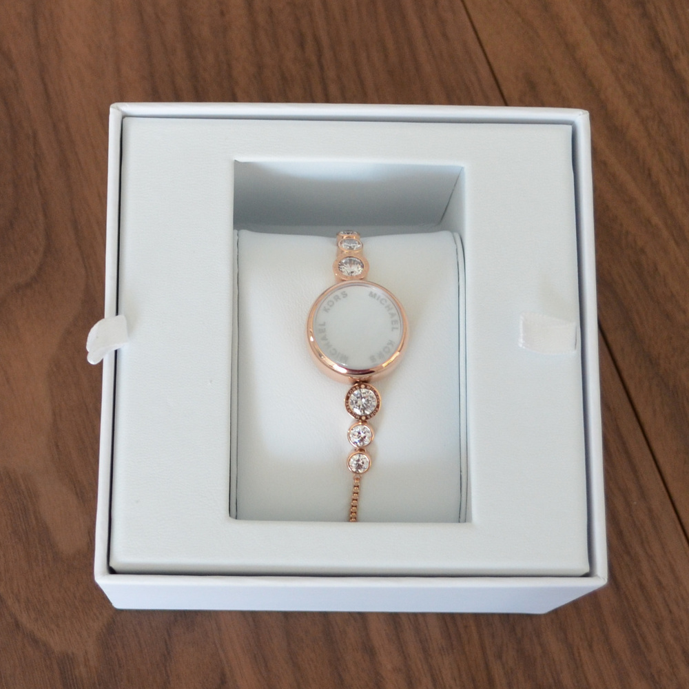 MICHAEL KORS Activity Tracker - Picture 5 of 8